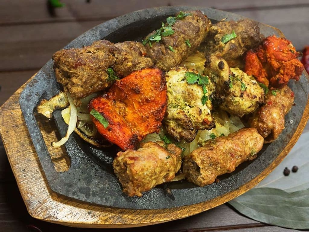 BBQ Platter - 2 Kebabs (Chicken and Beef) , 2 chicken tikka pieces, 2 malai boti)