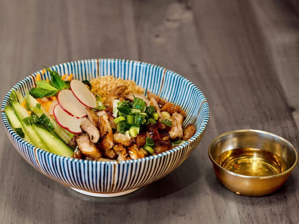Chicken On Vermicelli Noodle