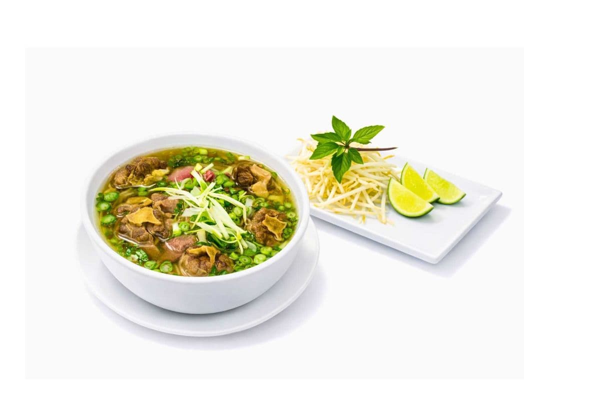 P26. Phở Tái, Đuôi Bò | Striploin & Oxtail Pho