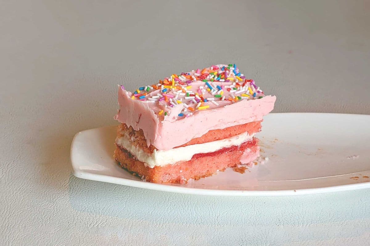 Strawberry Wowwzer Cake