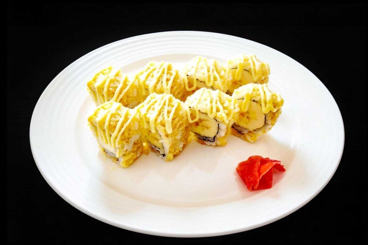 D9.Banana inside-out Rolls (8 pieces )