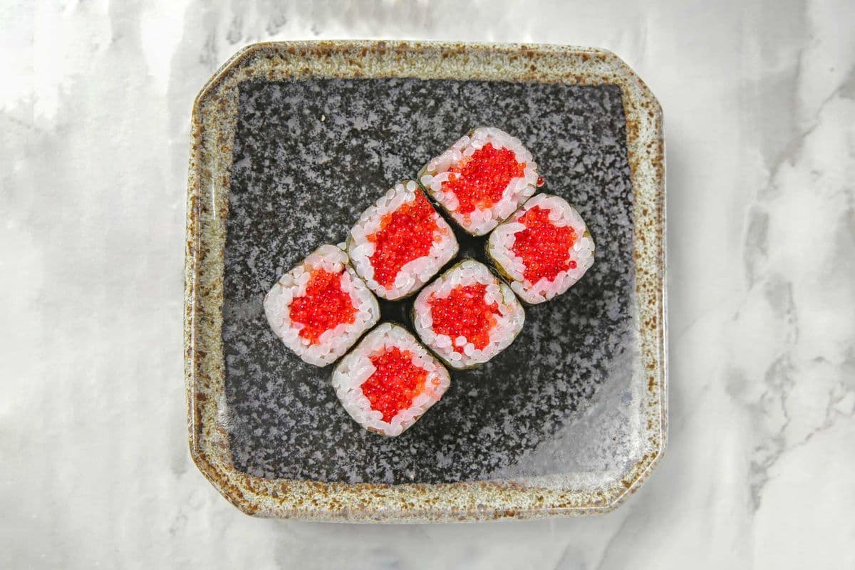 Tobiko Maki Roll (6 pcs)