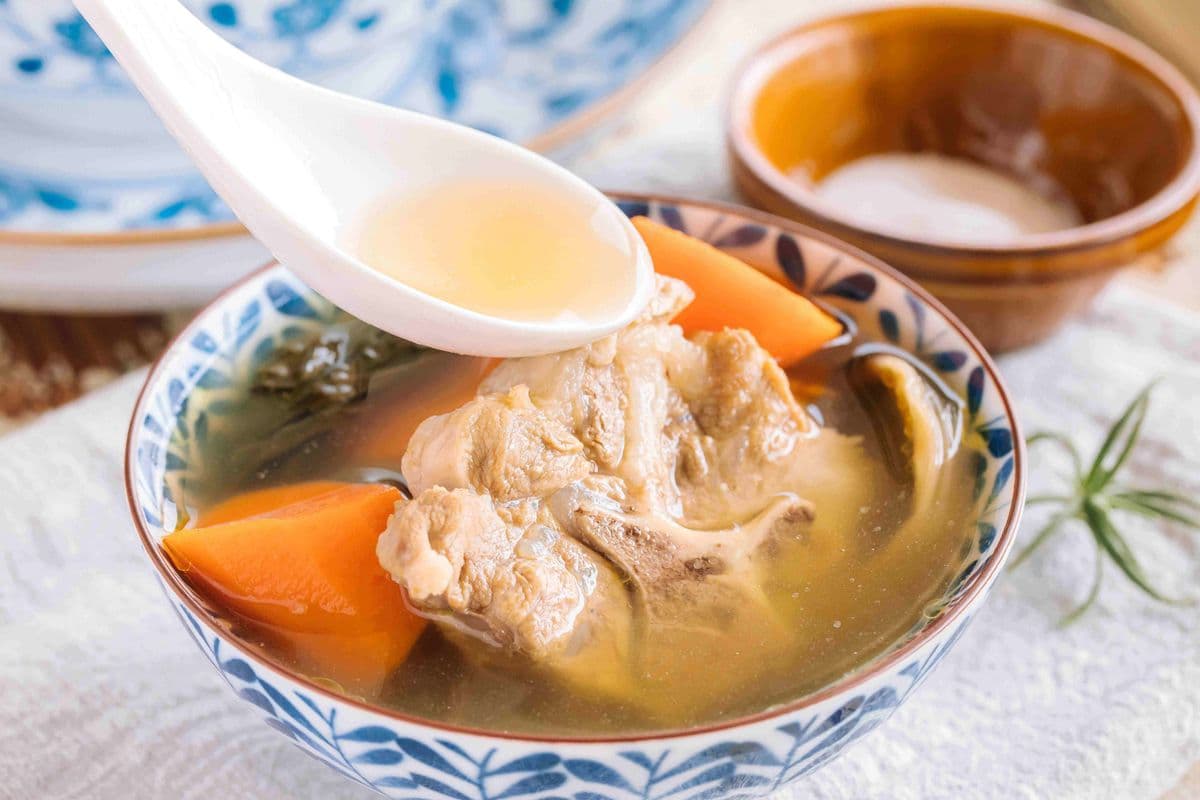 Chef's Special Soup of the Day (L) / 老火例湯 (大)