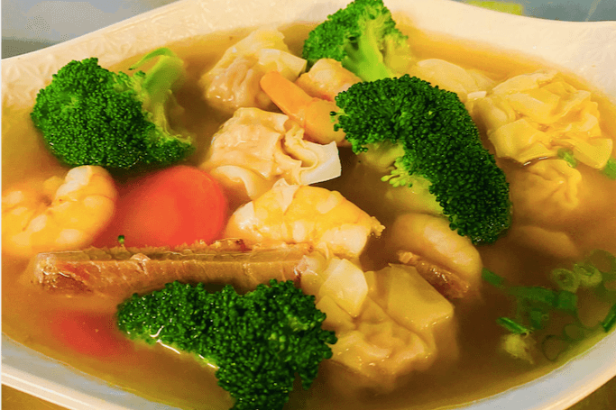 1. Wor Wonton Soup 鮮 肉 雲 吞 湯