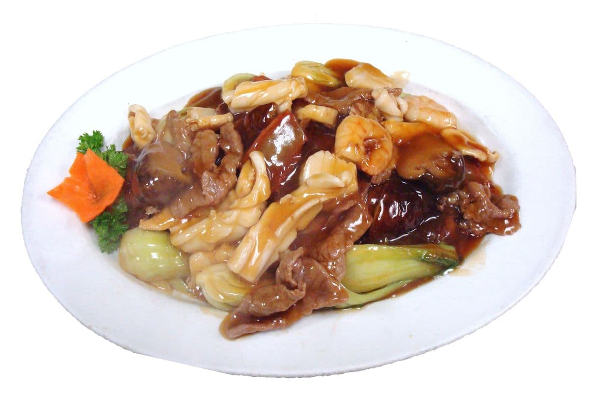 132. Braised Duck with Assorted Seafood and Meat 八珍扒鴨