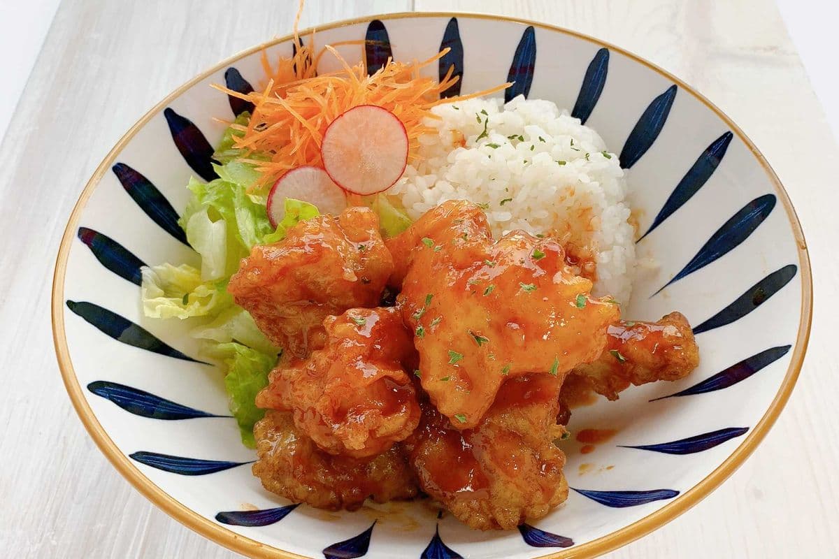 R7. Korean Red Chicken Bowl