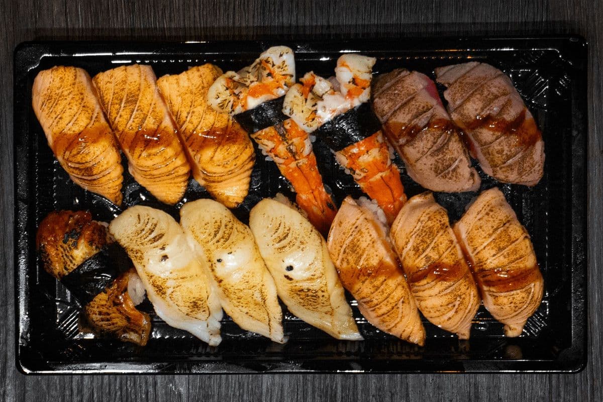 RC10. Aburi Sushi Deluxe (14 pcs)