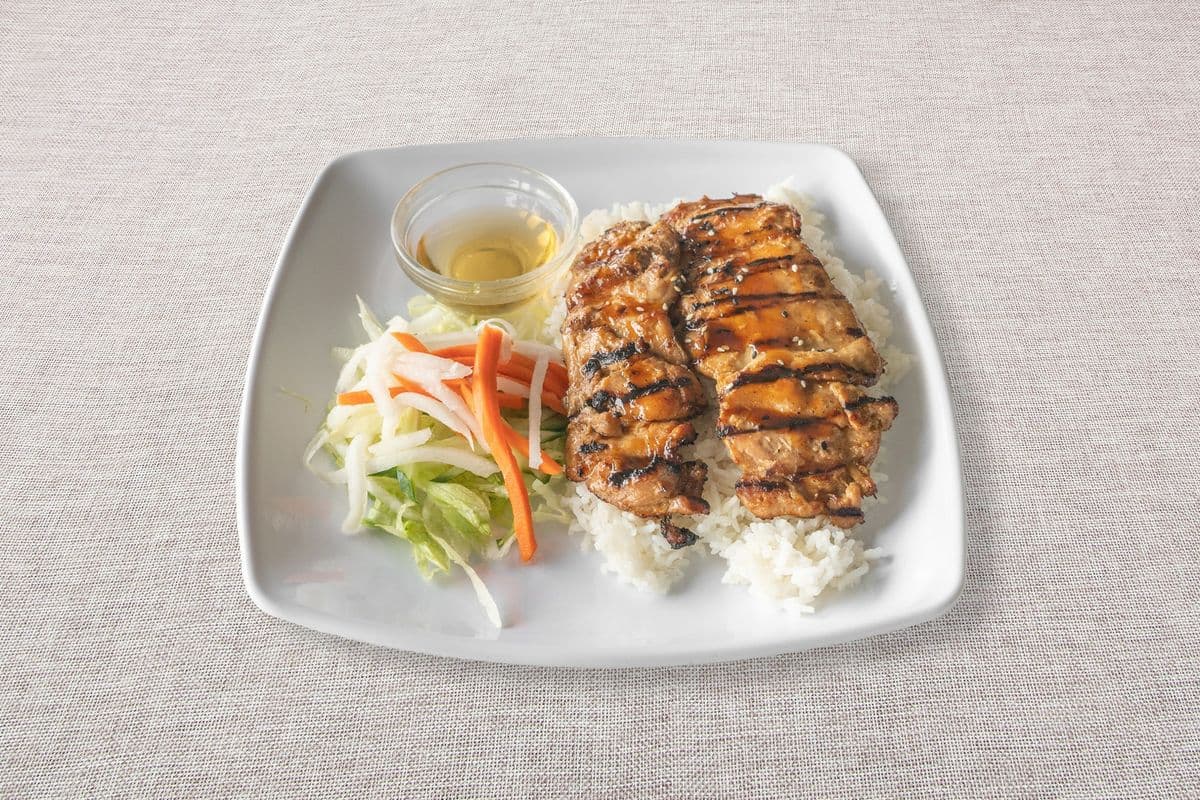 R2. Riz avec poulet grillé / Rice with Grilled Chicken