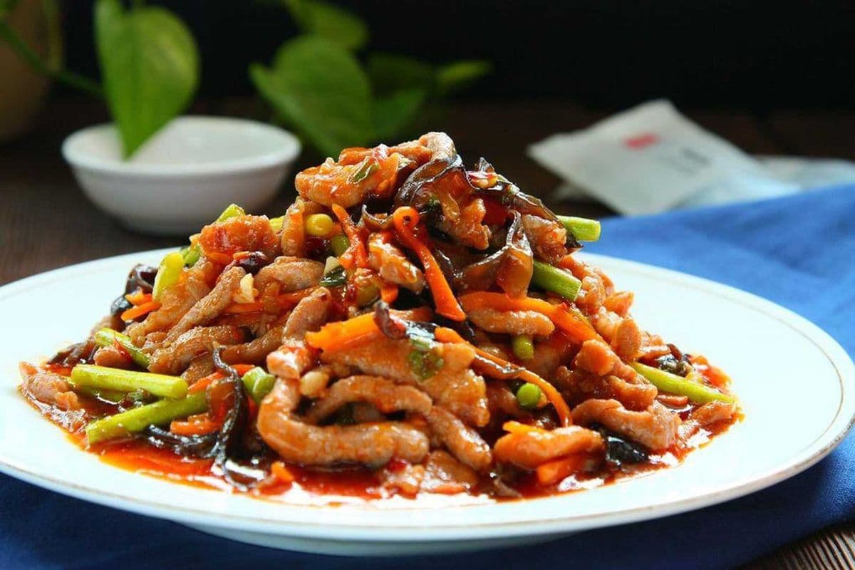 13. Shredded Pork with Garlic Sauce (鱼香肉丝)