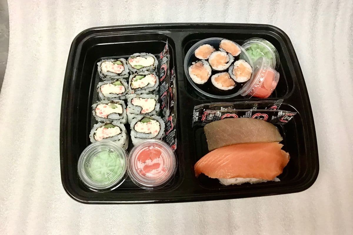 Sushi bento (16 pcs)