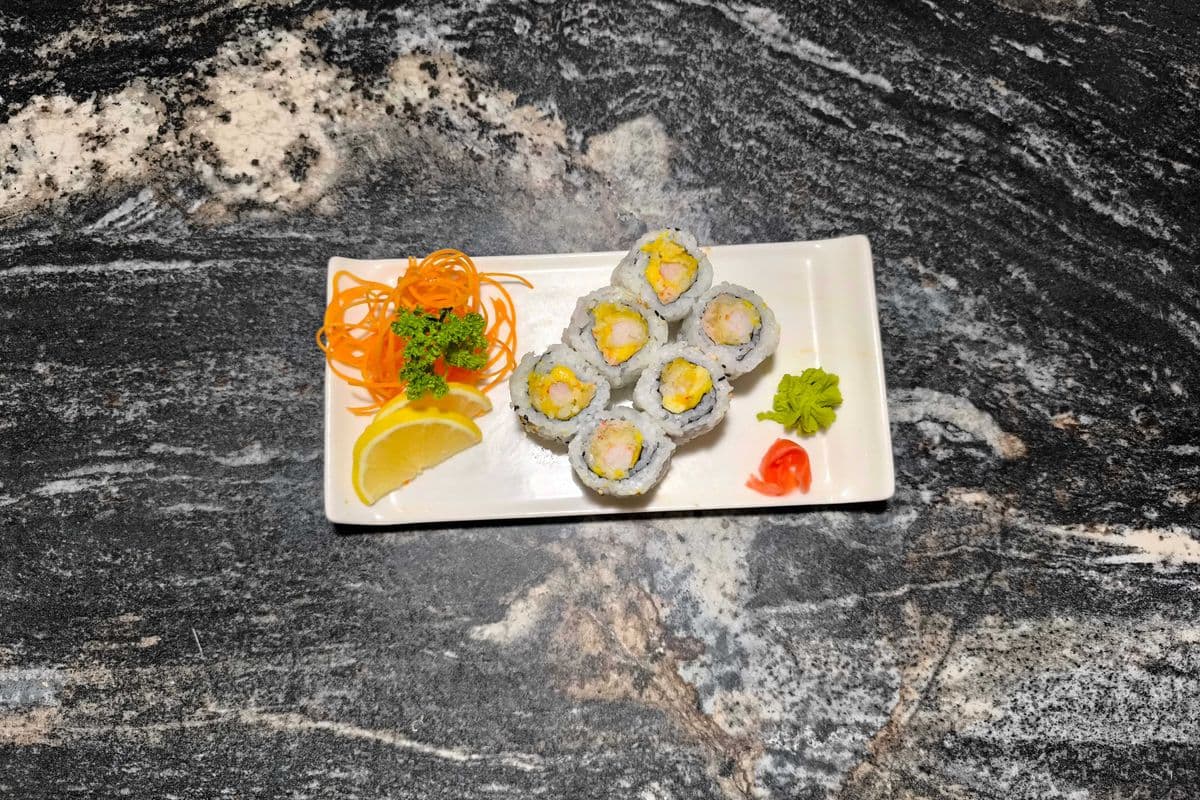 Crab Mango Roll (6 pcs)