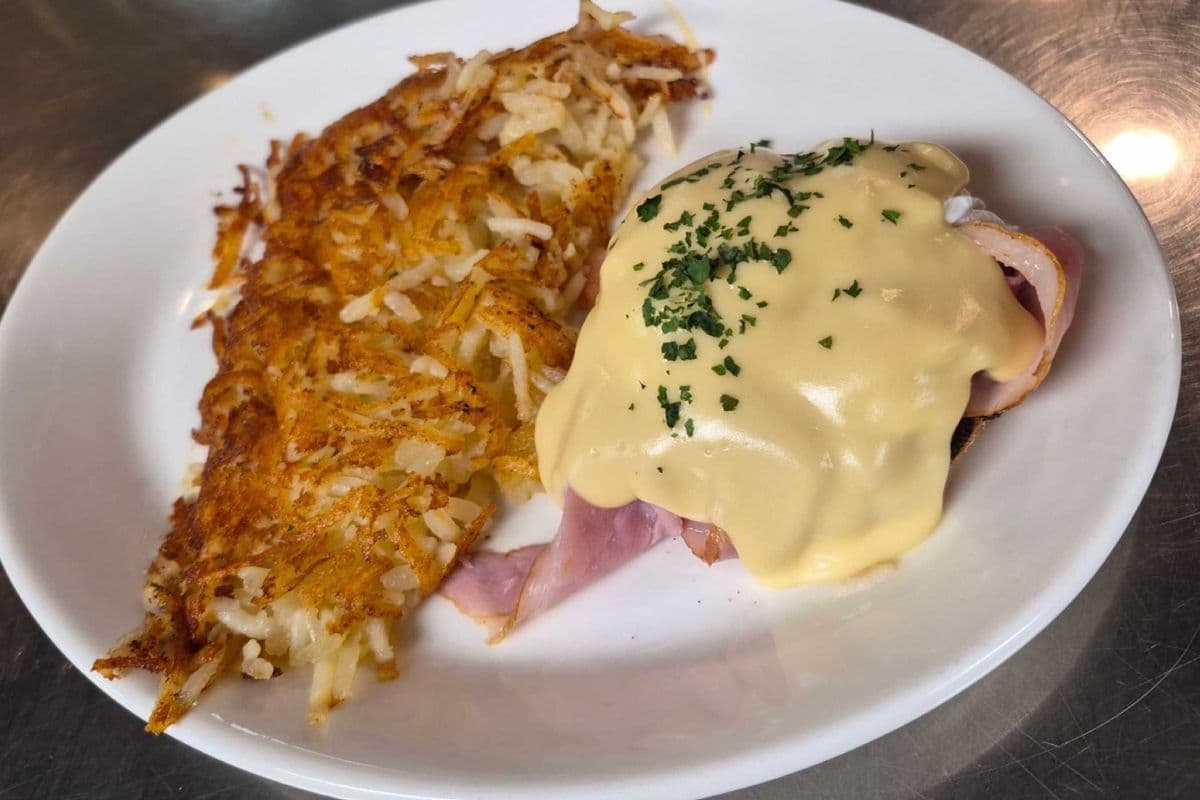 Senior's Eggs Benedict