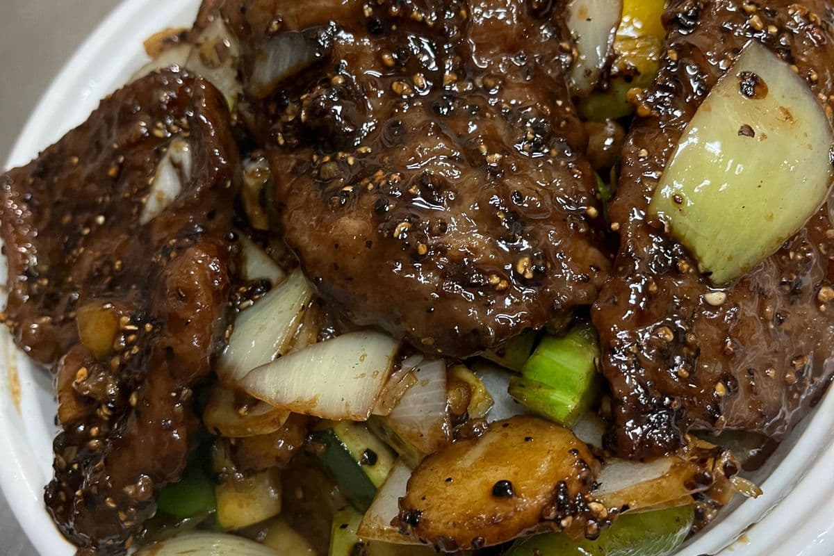 Tender Beef with Black Pepper Sauce黑椒牛柳