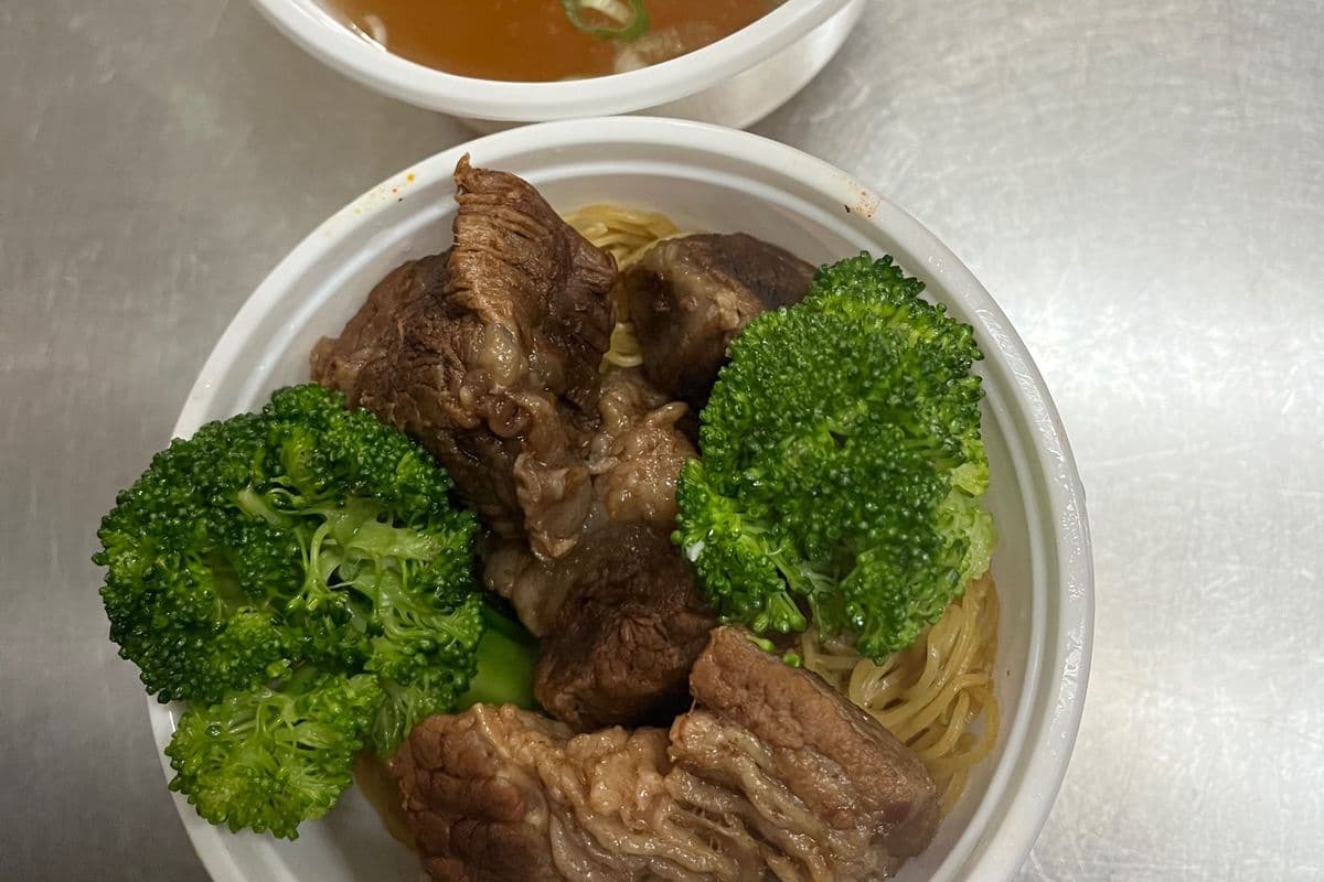 Beef Brisket Noodles in Soup 牛腩汤面