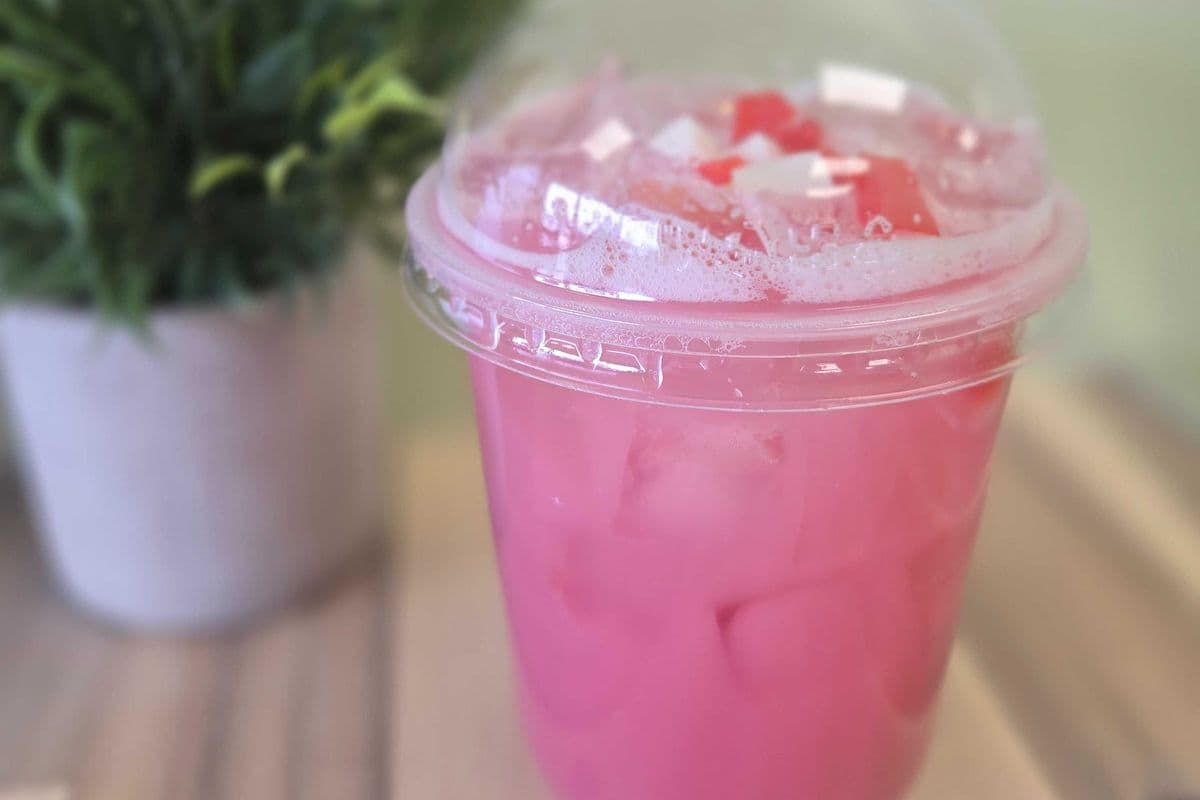 Strawberry Fruit Soda (500ml)