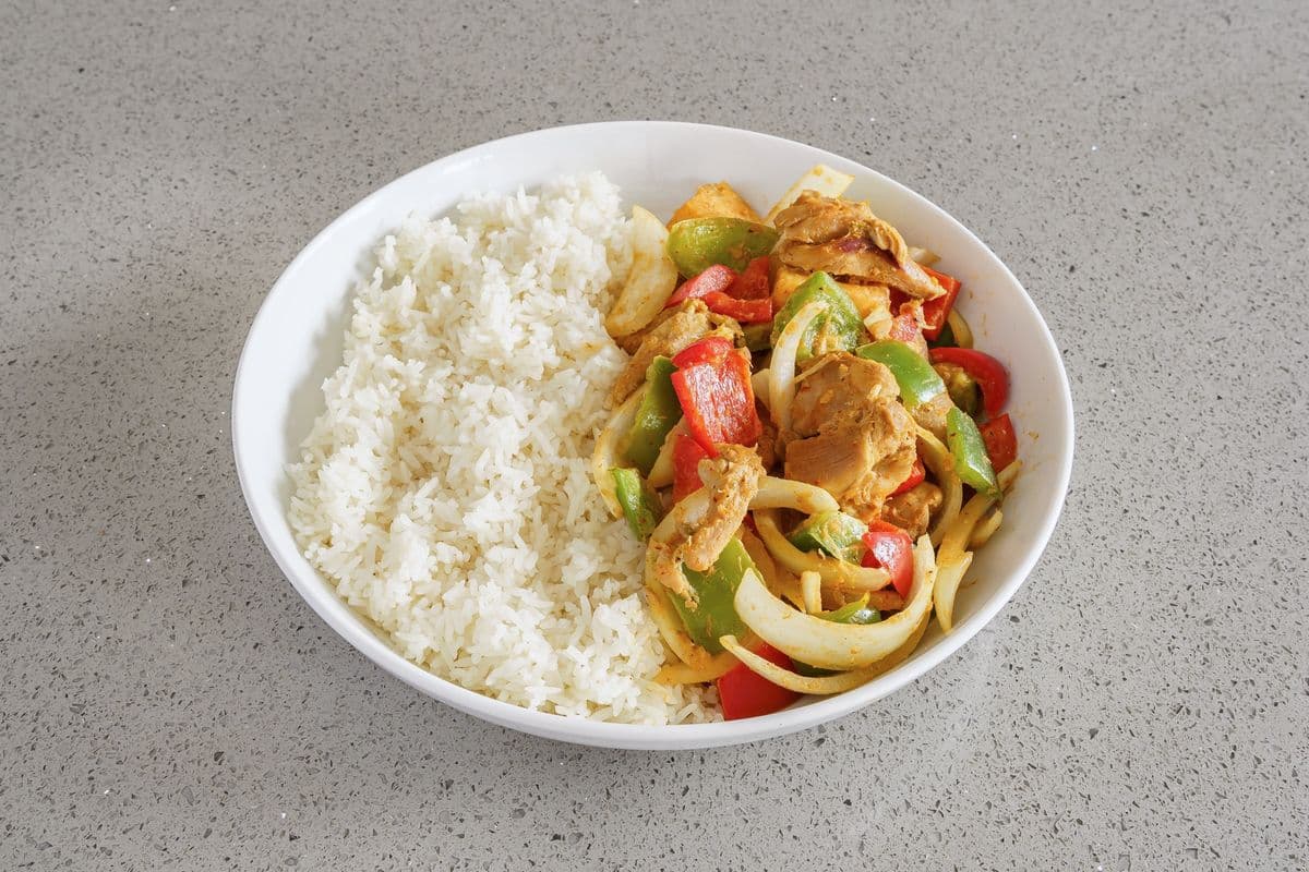 R64. Curry Chicken (Dark Meat) on Steamed Rice