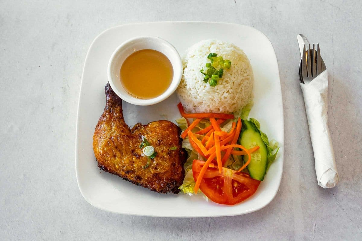 C5. Crispy Whole Chicken- Com Dui Ga Roti