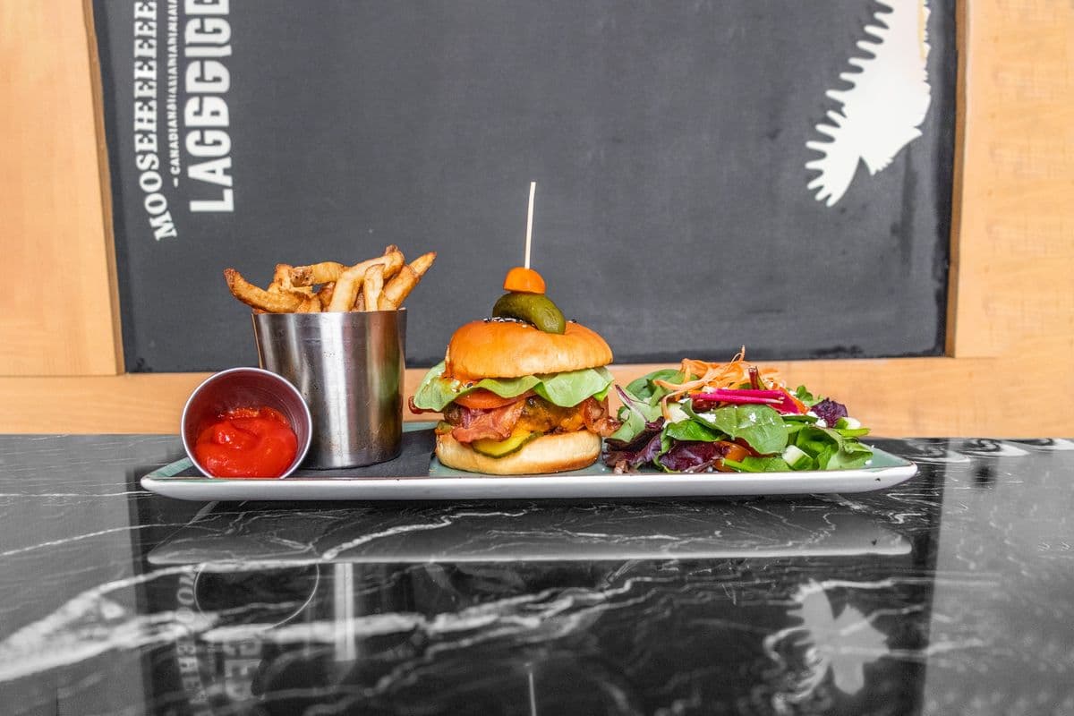Clarendon Burger