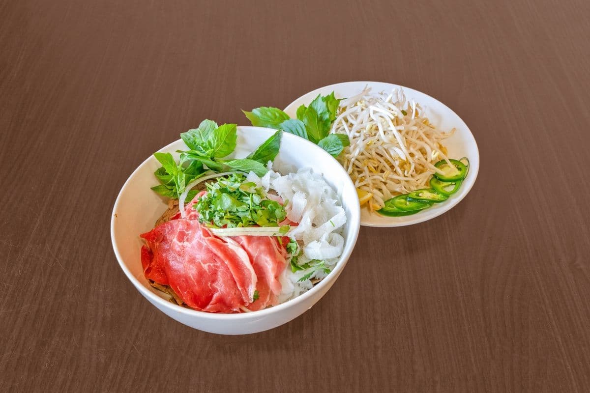 8 Noodle Soup With Eye Round Steak And Beef Tripe