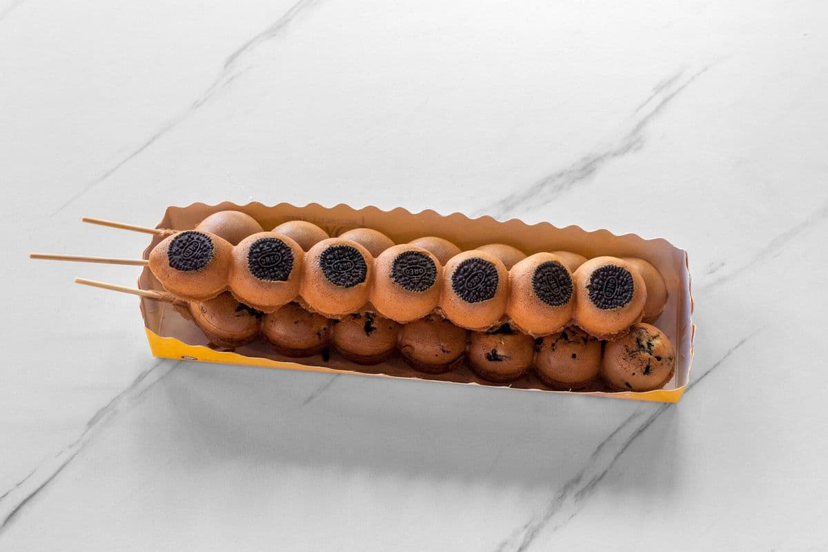Jumbo bubble waffle (Oreo)