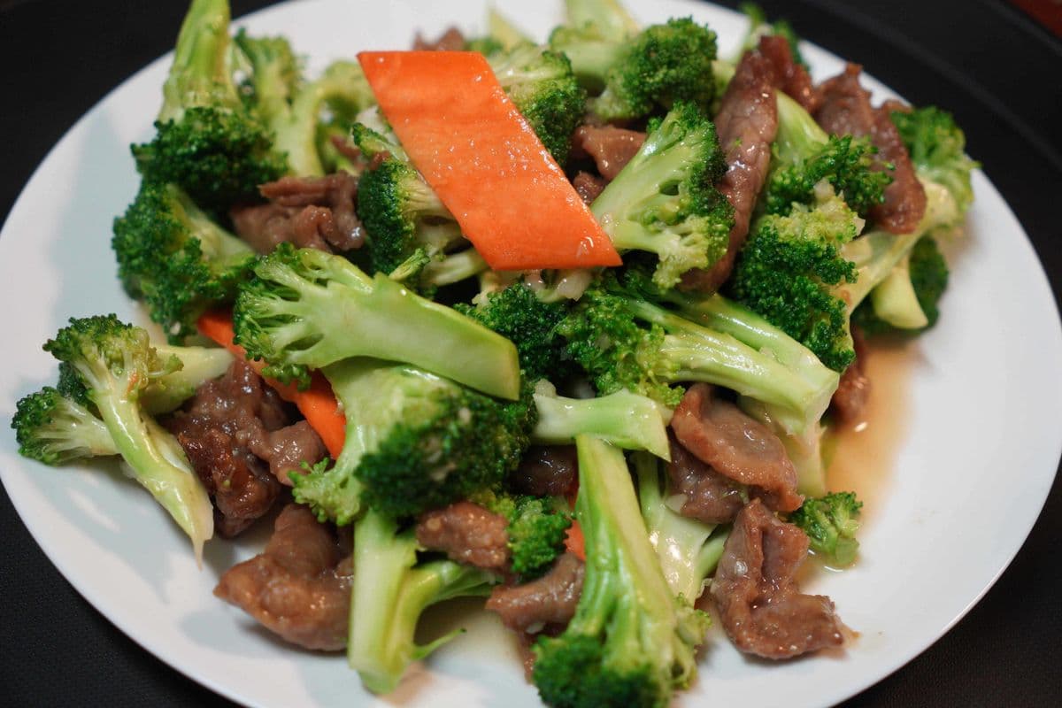 39. Sliced Beef with Broccoli 牛西兰花