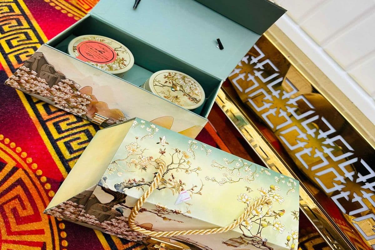 Bird Print Hamper with 2 jar