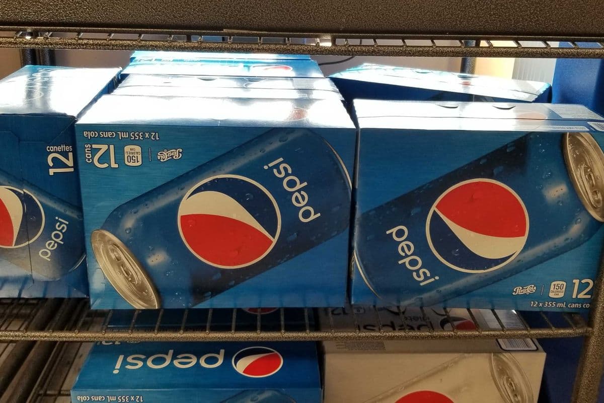 Diet Pepsi (12 Packs) Cans