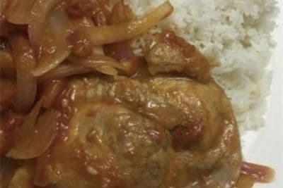 H10. Pork Chop Onion Sauce on Rice 洋葱猪扒饭