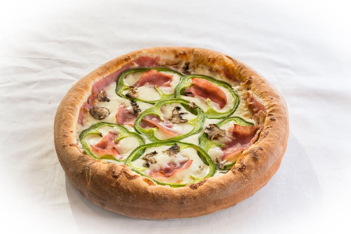 Pizza mini 7'' garnie au jambon