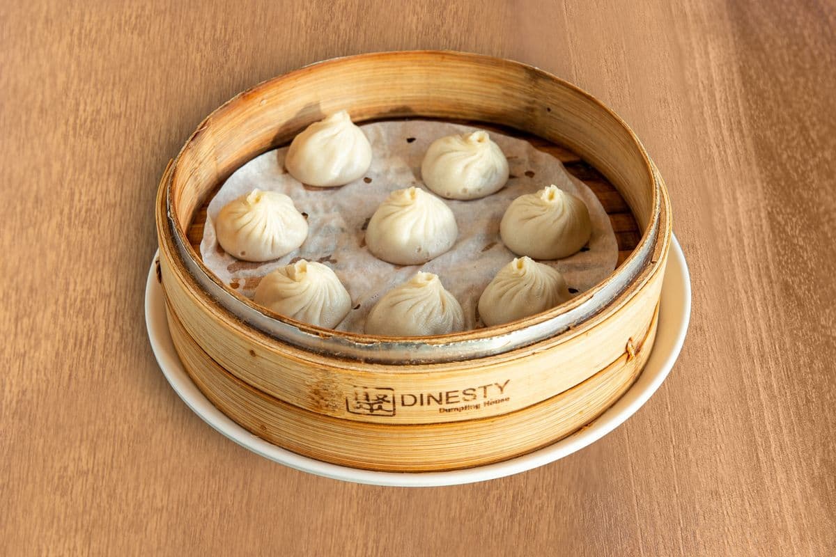 Steamed Pork Soup Dumplings (8 pcs) 小籠湯包