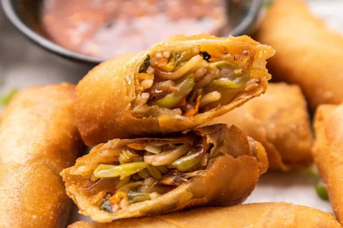 Delhi Style Spring Rolls ( 2Pcs)