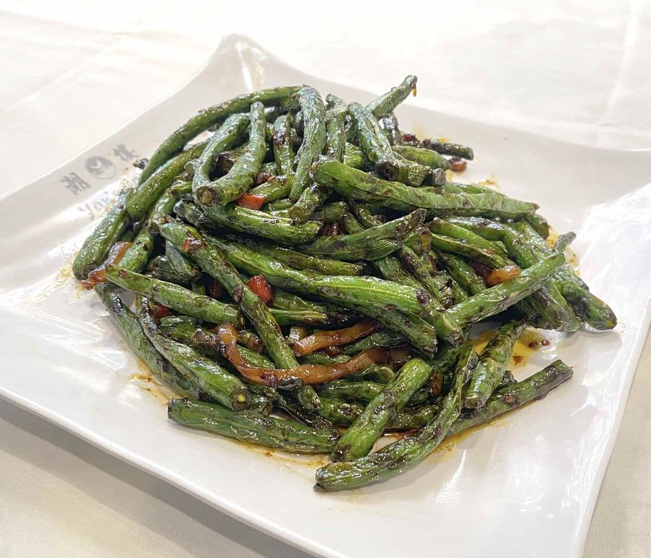 Hot and Spicy String Beans with Minced Pork / 乾煸四季豆 (例).