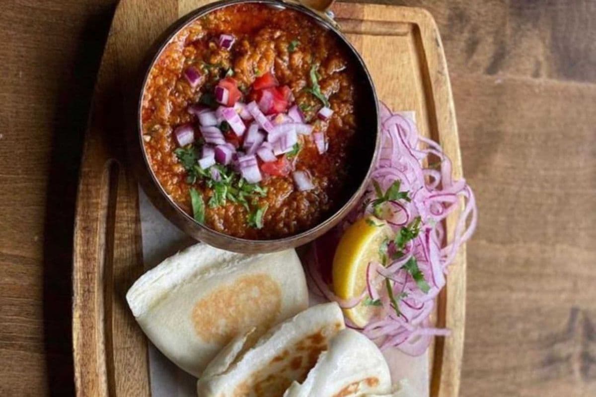 Jhakas Pav Bhaji With Muska Bun