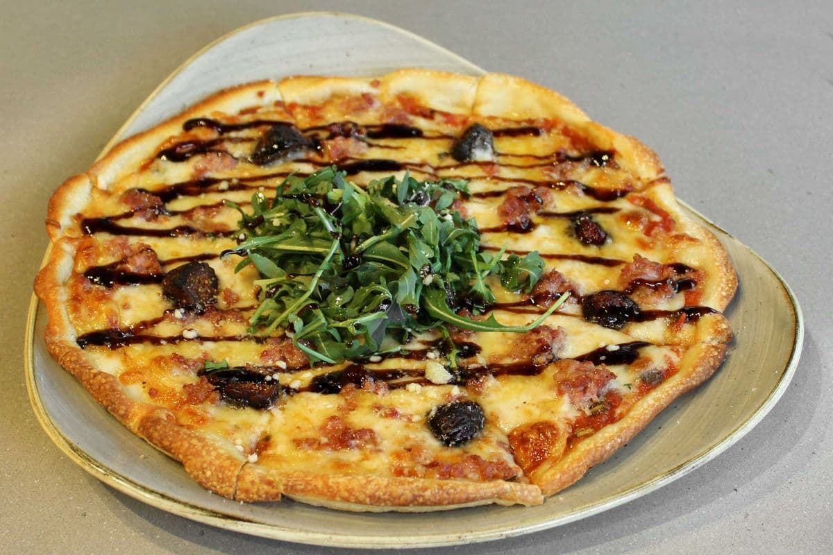 Fig and Ham Thin Crust Pizza