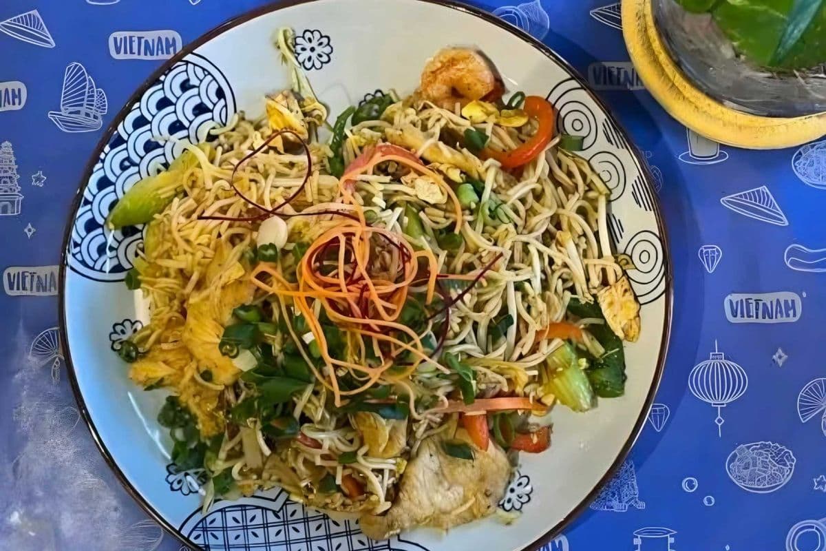 M31.4 - Shrimp Singapore Noodles