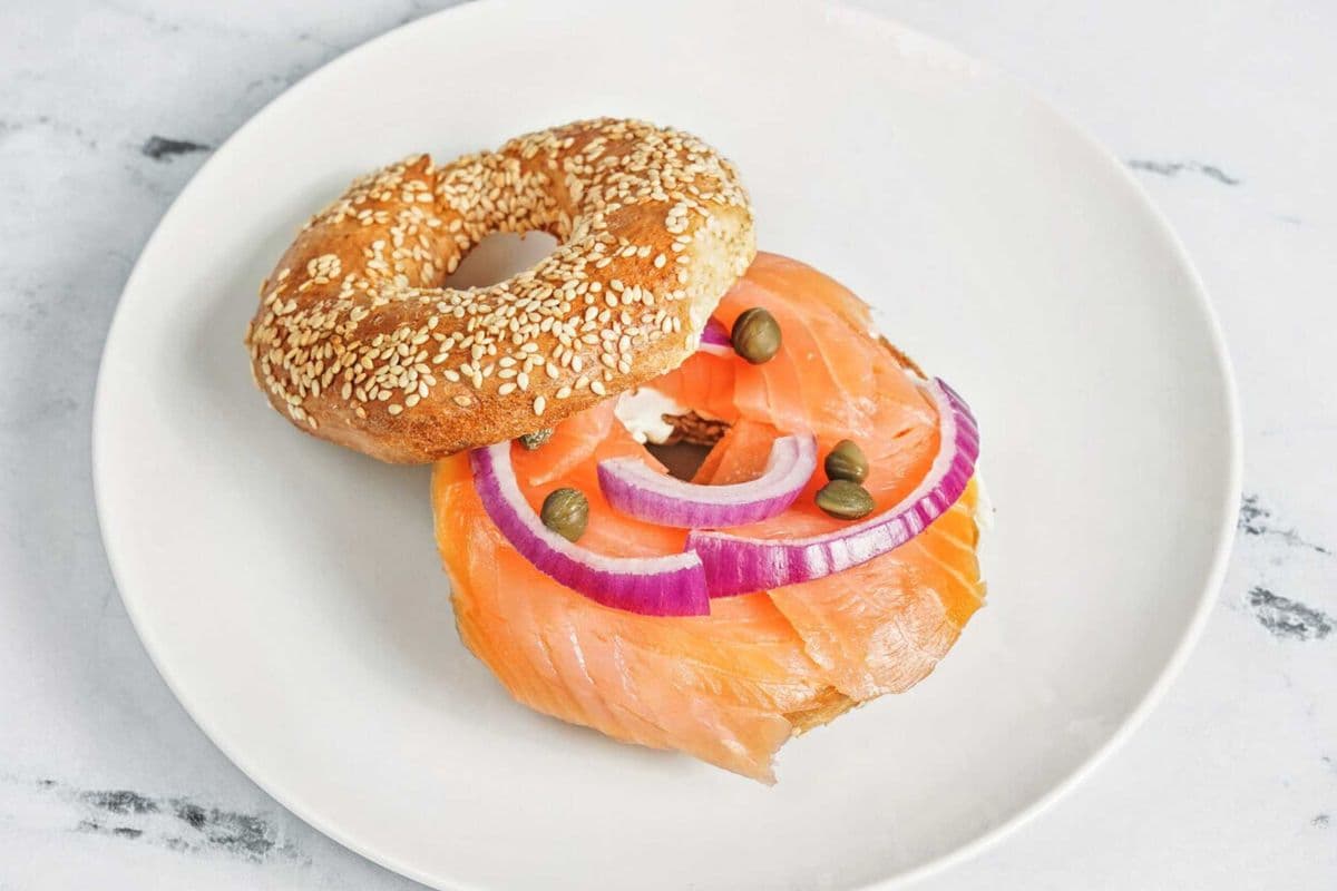 Bagel saumon fumé et fromage à la crème / Smoked Salmon and Cream Cheese Bagel