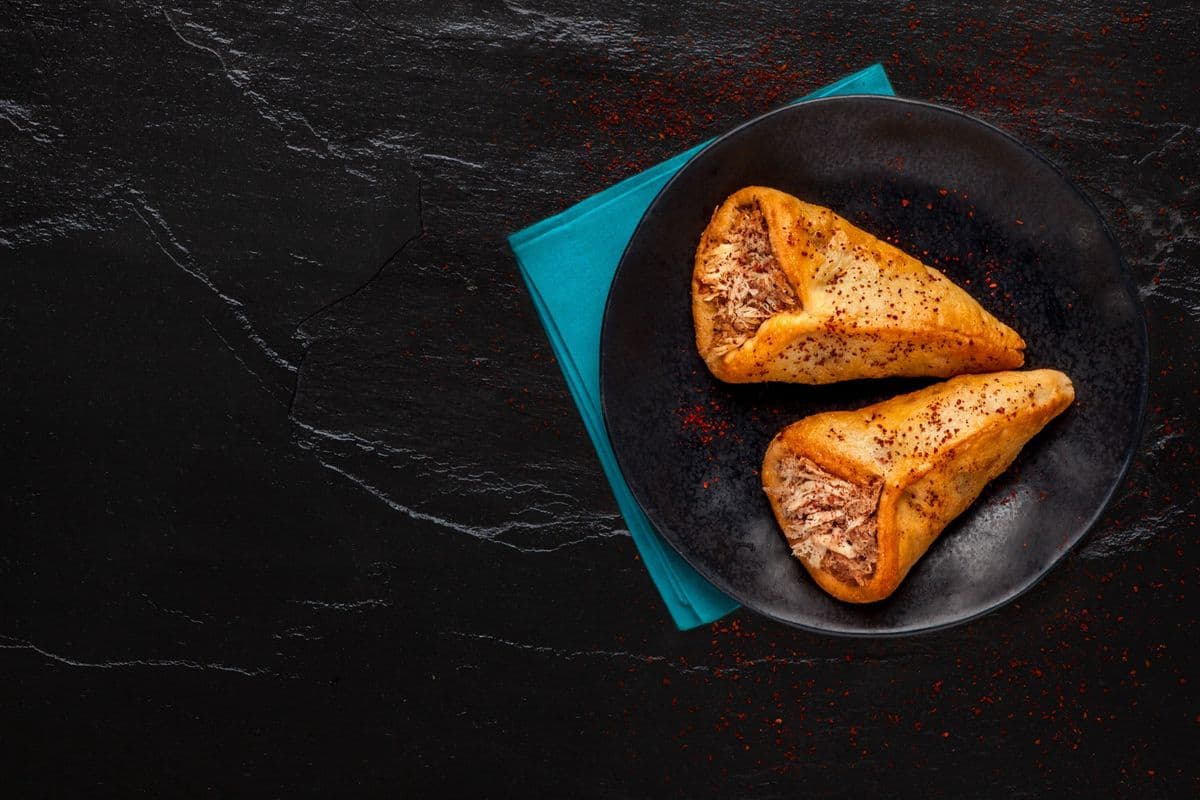 Chicken Mosakhan Pastry (15 Pieces)