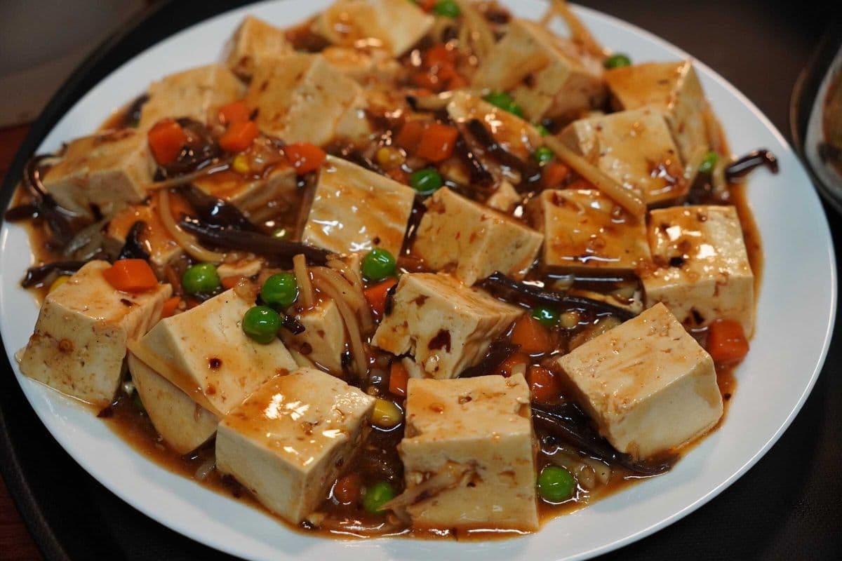 51. Deep Fried Tofu with Oyster Sauce 红烧豆腐