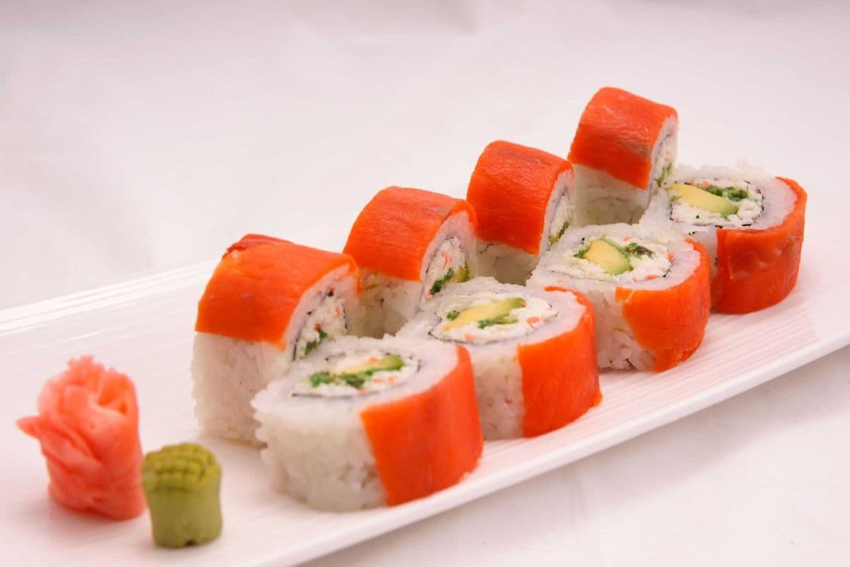Wild Rose Roll (8 pcs)
