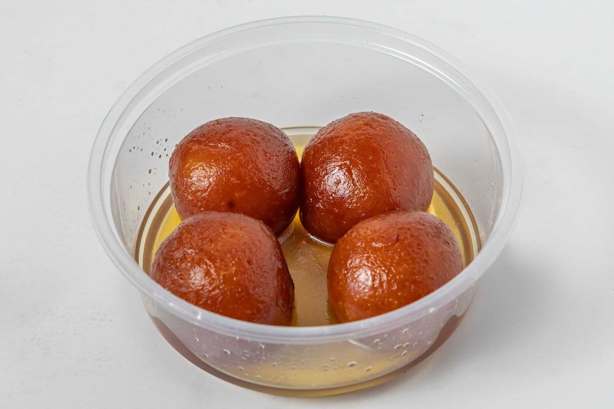 Gulab Jamun (4pcs)