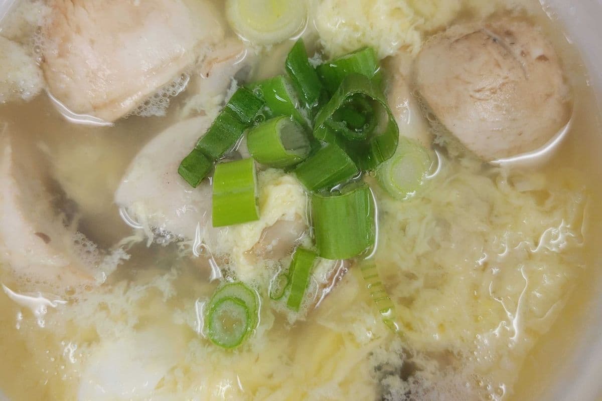 Soupe aux oeufs et champignons / Mushroom and Egg Soup (16oz)