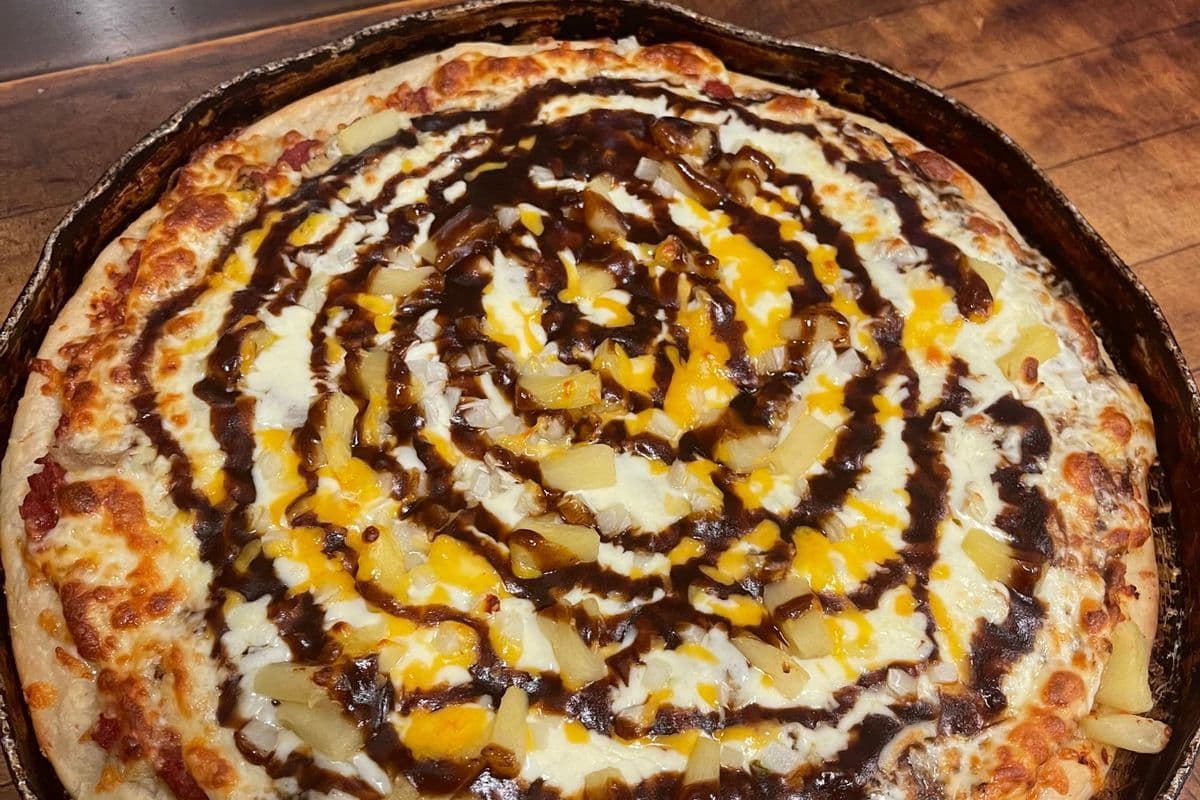 Large West Coast Hawaiian Pizzas