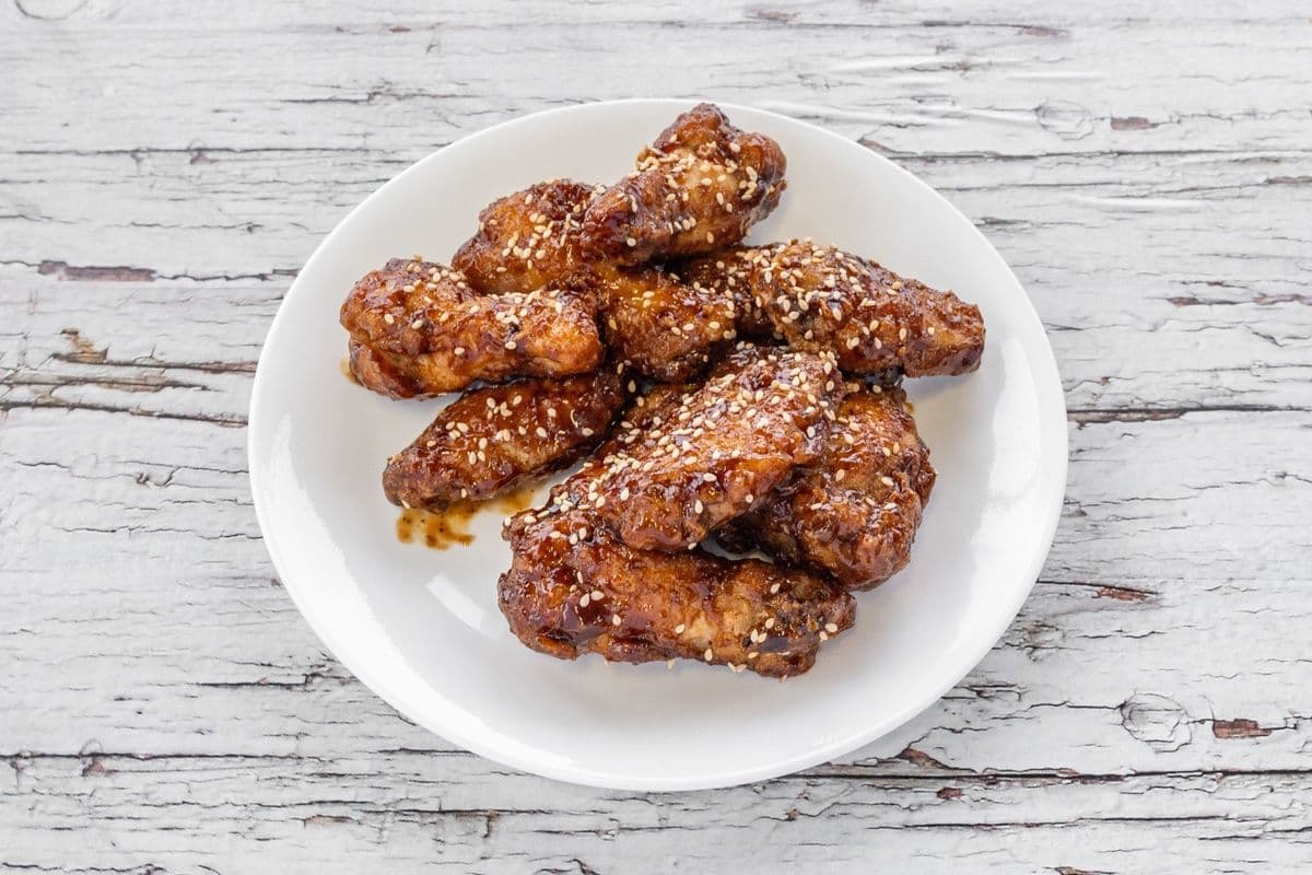Chicken Wings (10 pcs) and 1 Ranch Dip