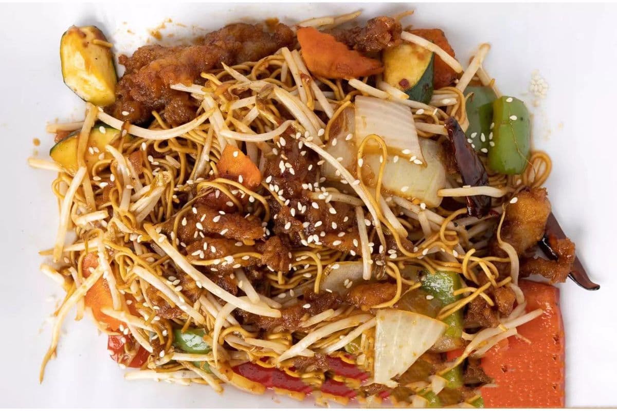 Chili Chicken Chow Mein (Spicy)