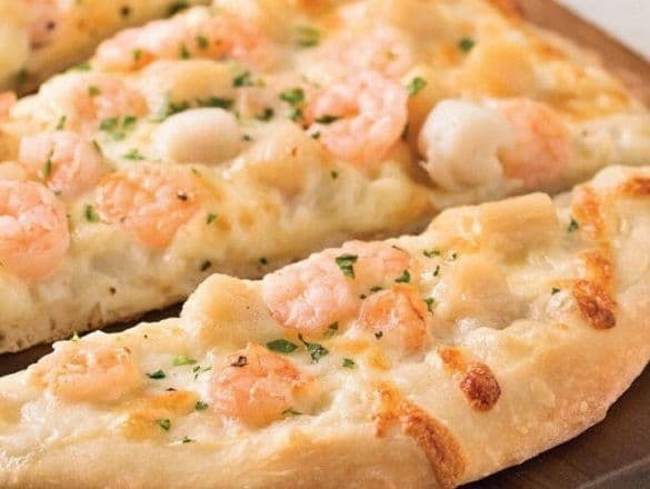 Pizza aux Fruits de Mer / Seafood Pizza
