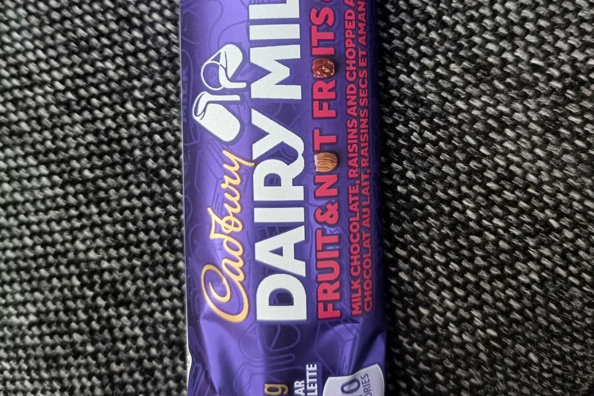 Cadbury dairymilk fruit & nut (42g)
