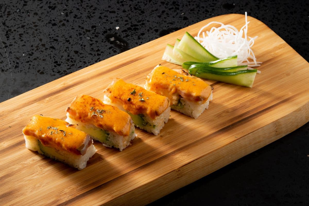 Flame-Torched Spicy Salmon Sushi (4pcs) (A616)