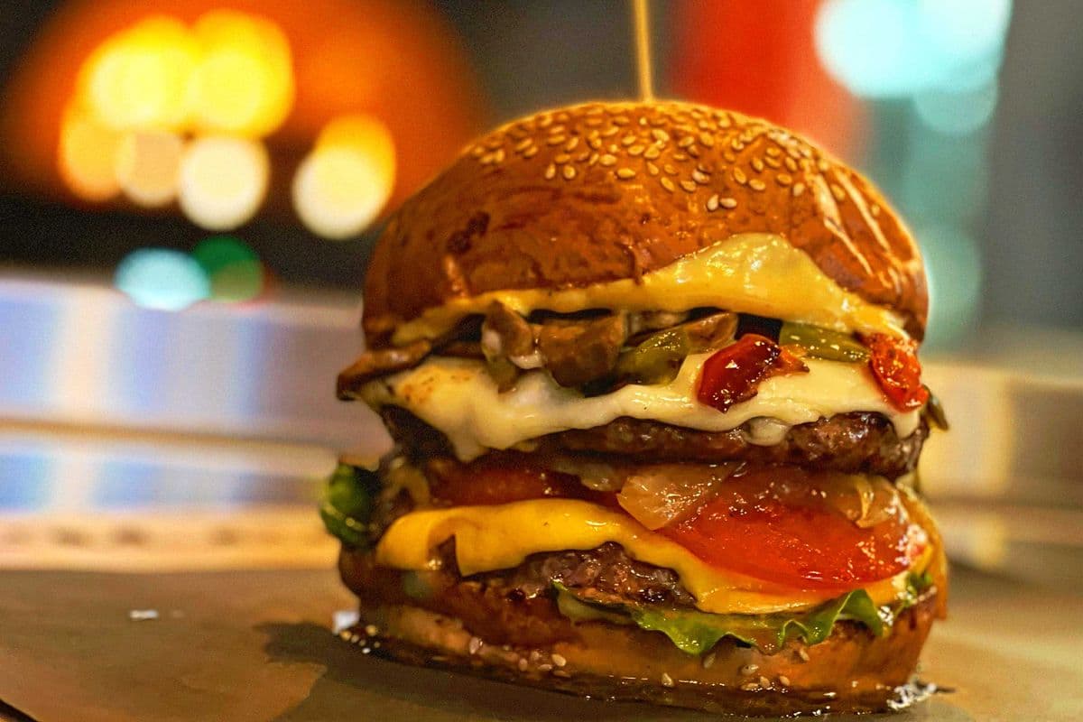 Deluxe Burger