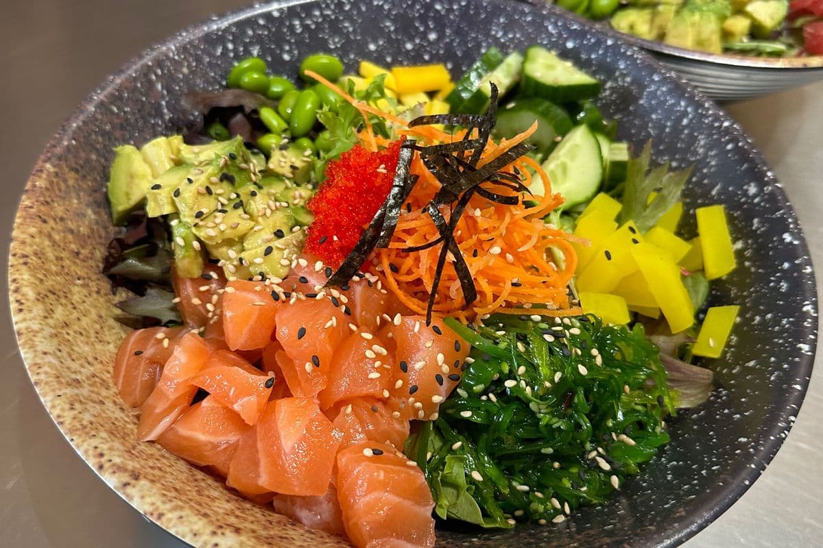 85. Bol poké au saumon / Salmon Poke Bowl