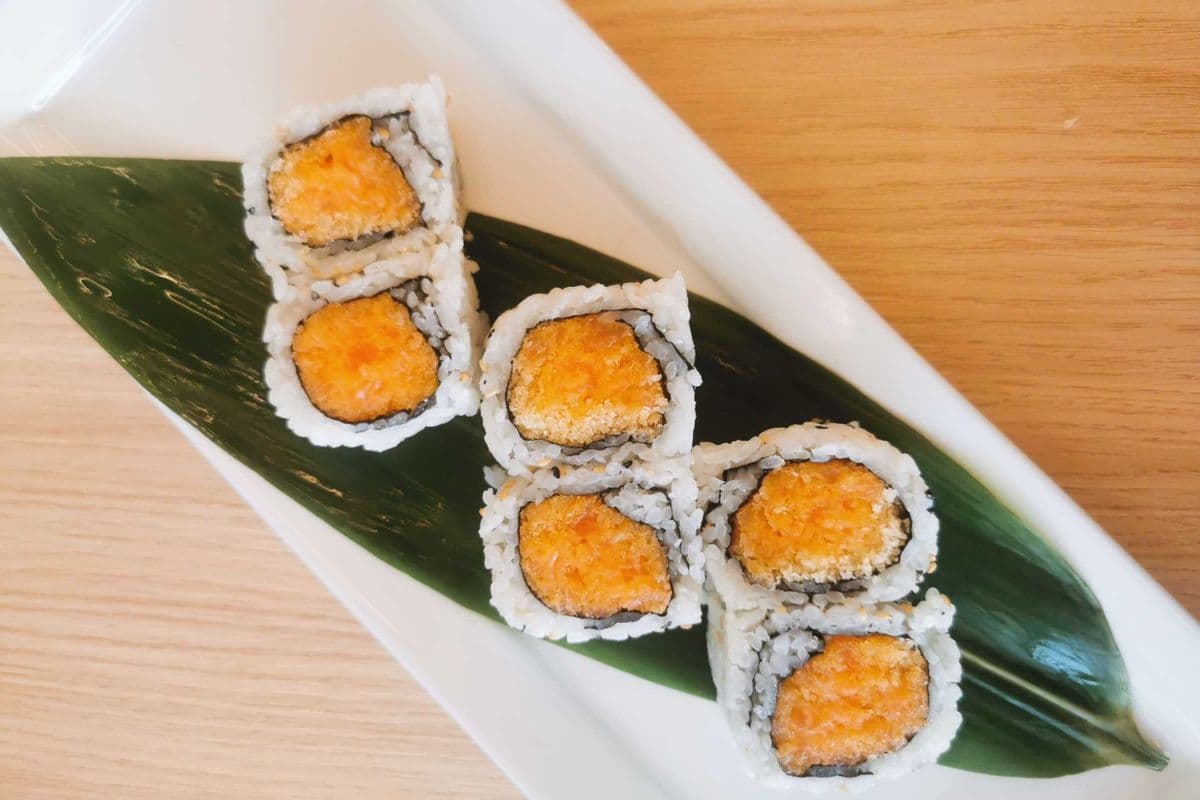 Spicy Salmon Roll (6 pcs)